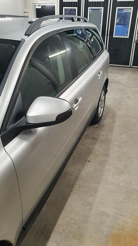 Begagnad 2009 Volvo V70 Kombi | 55 000 kr (Bra pris) - Bild 1/4