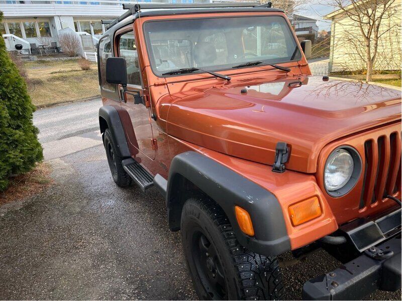 Orange Begagnad 2001 Jeep Wrangler SUV | 110 000 kr - Bild 1/4