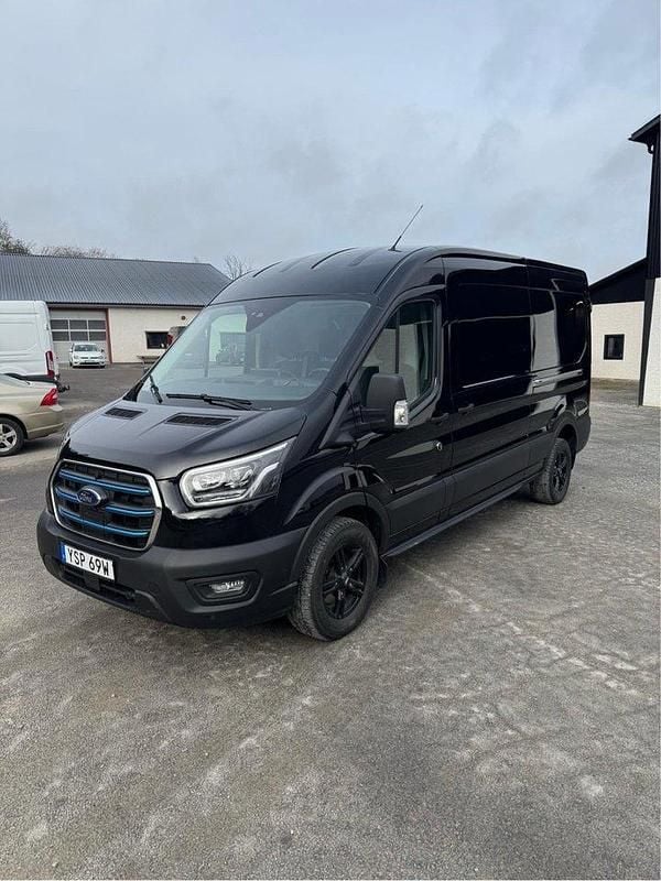 Svart Begagnad 2023 Ford E-Transit Van | 439 000 kr - Bild 1/4
