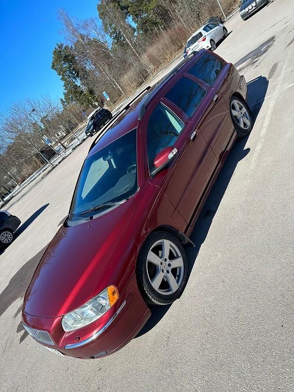 Begagnad 2007 Volvo V70 Kombi | 30 000 kr (Lite dyr) - Bild 1/3