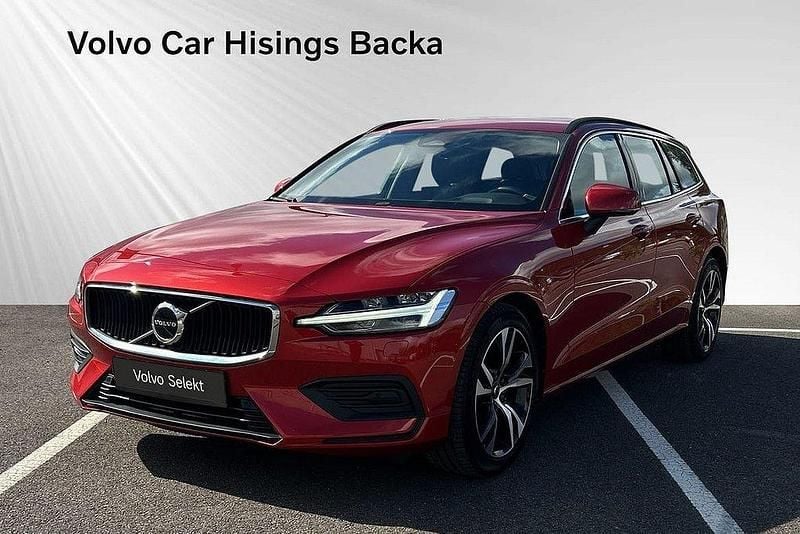 Röd Begagnad 2022 Volvo V60 Core Kombi | 339 900 kr (Marknadspris) - Bild 1/3