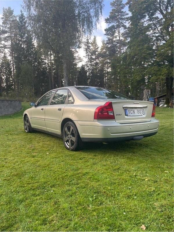 Brun Begagnad 2006 Volvo S80 Sedan | 27 000 kr (Dyr) - Bild 1/4