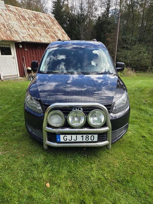 Svart Begagnad 2011 VW Caddy Minibuss | 29 500 kr (Bra pris) - Bild 1/4