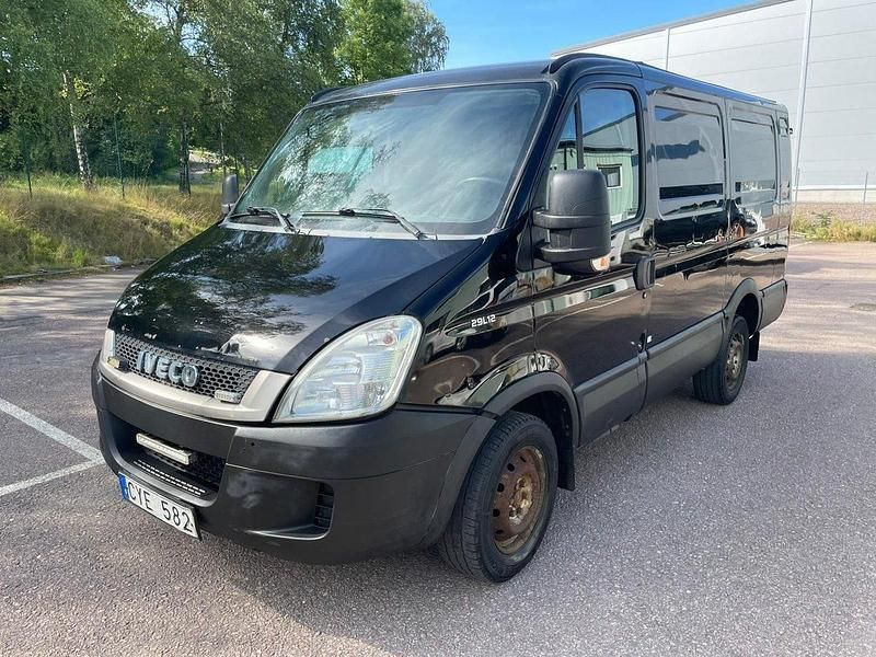 Svart Begagnad 2012 Iveco Daily Van | 44 900 kr (Bra pris) - Bild 1/4