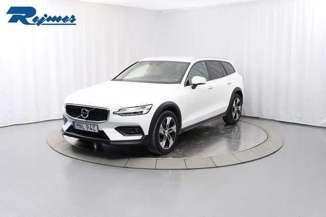 Vit Begagnad 2019 Volvo V60 CC SE Kombi | 264 800 kr (Marknadspris) - Bild 1/4
