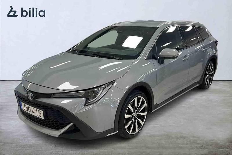 Grå Begagnad 2022 Toyota Corolla SUV | 274 900 kr (Lite dyr) - Bild 1/1