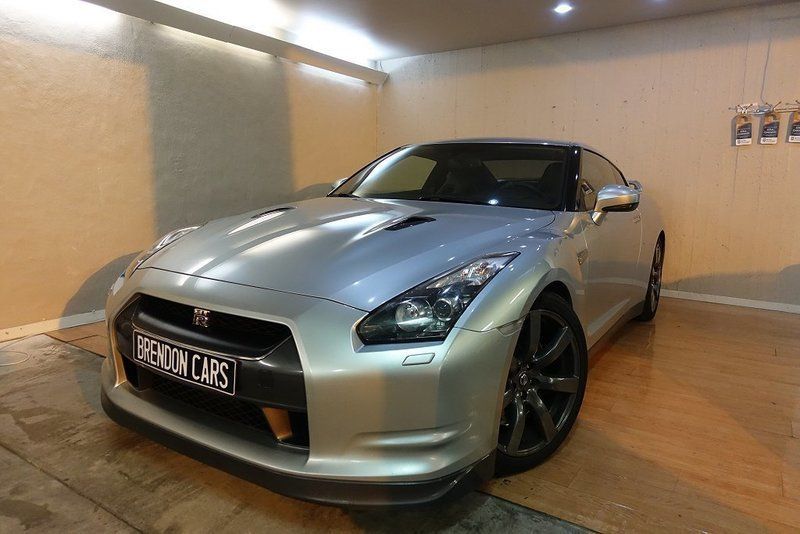 Nissan gtr 38