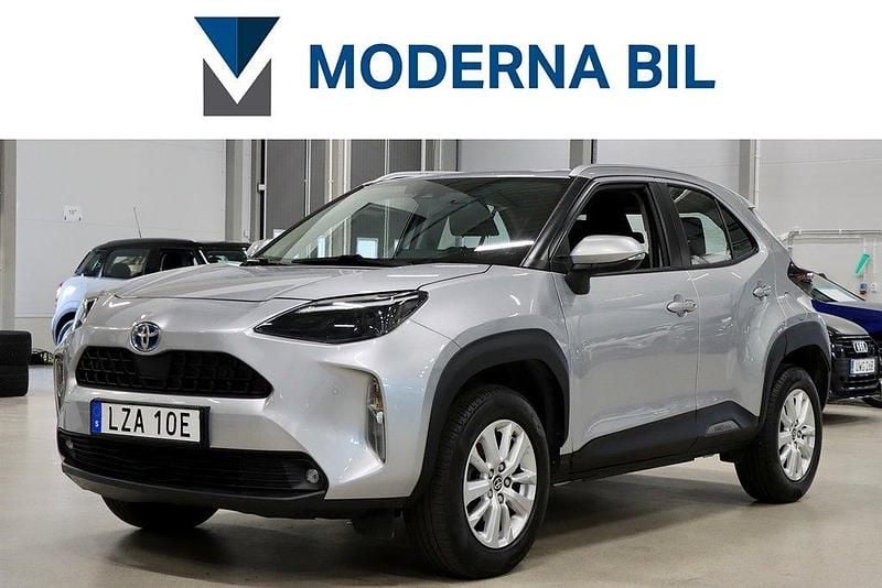 Silver Begagnad 2022 Toyota Yaris Cross Active SUV | 259 700 kr (Marknadspris) - Bild 1/4