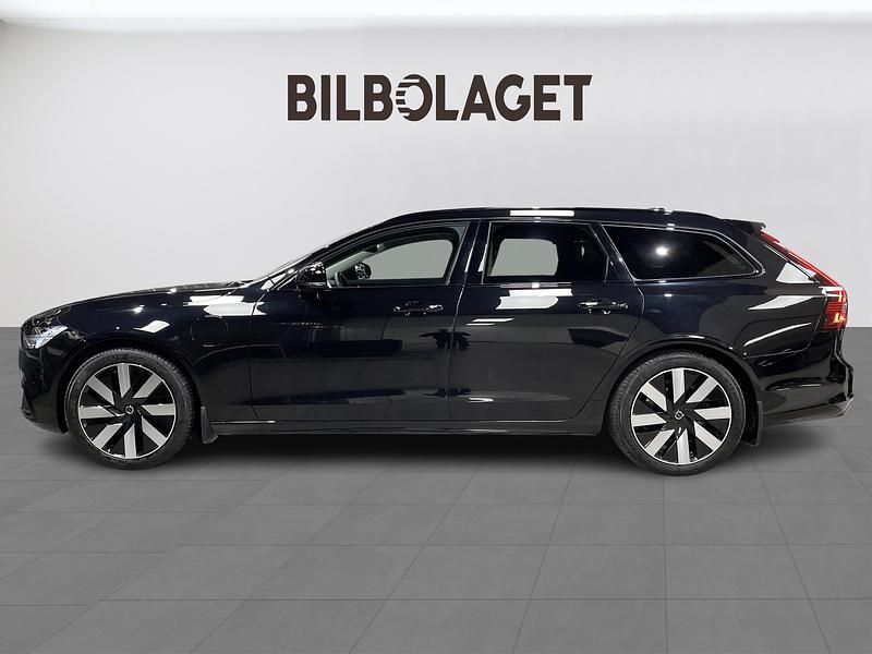 Begagnad Volvo V90 Plus 355 HK (261 kW) 2025 Svart Kombi