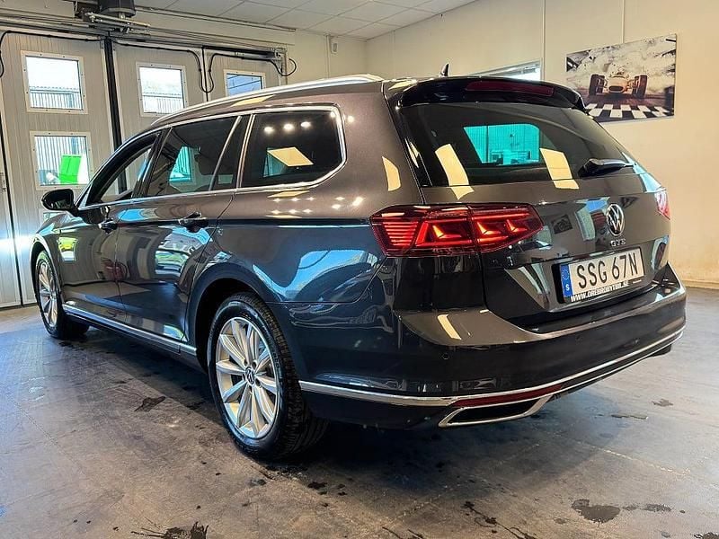 Begagnad VW Passat GTE 218 HK (160 kW) 2022 Mörkgrå (grå) Kombi