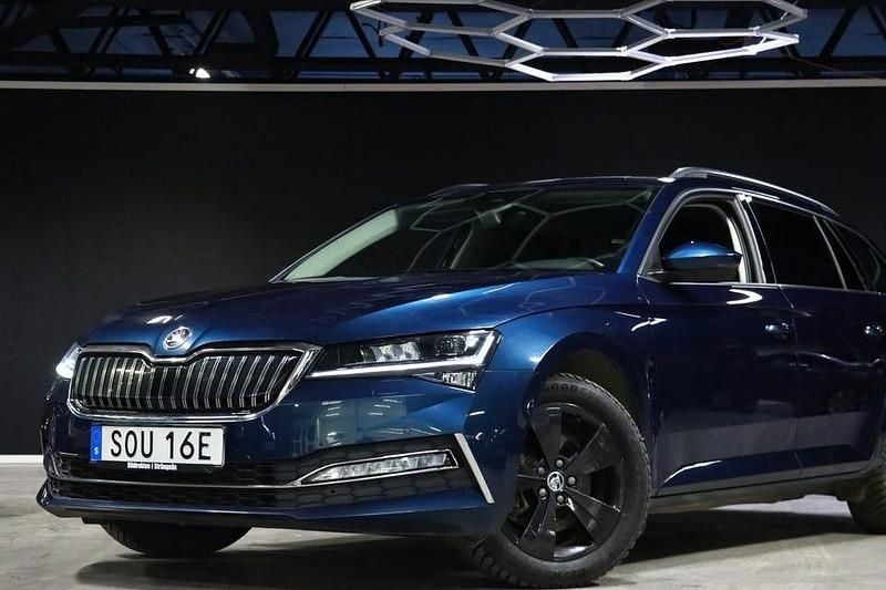 Begagnad Skoda Superb Business Line 218 HK (160 kW) 2021 Blå