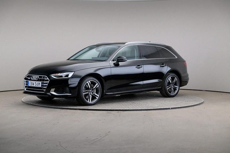 Svart (brilliantsvart) Begagnad 2021 Audi A4 Advanced Kombi | 299 000 kr (Marknadspris) - Bild 1/4