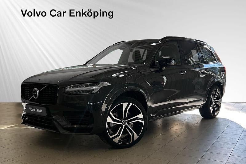 Grå Begagnad 2024 Volvo XC90 Ultra SUV | 744 900 kr (Marknadspris) - Bild 1/3