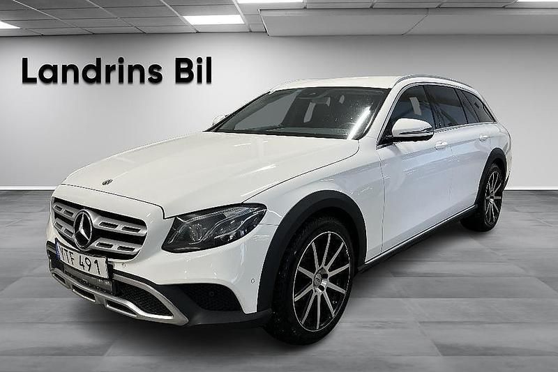 Vit Begagnad 2017 Mercedes E220 Avantgarde Sedan | 289 900 kr (Lite dyr) - Bild 1/4
