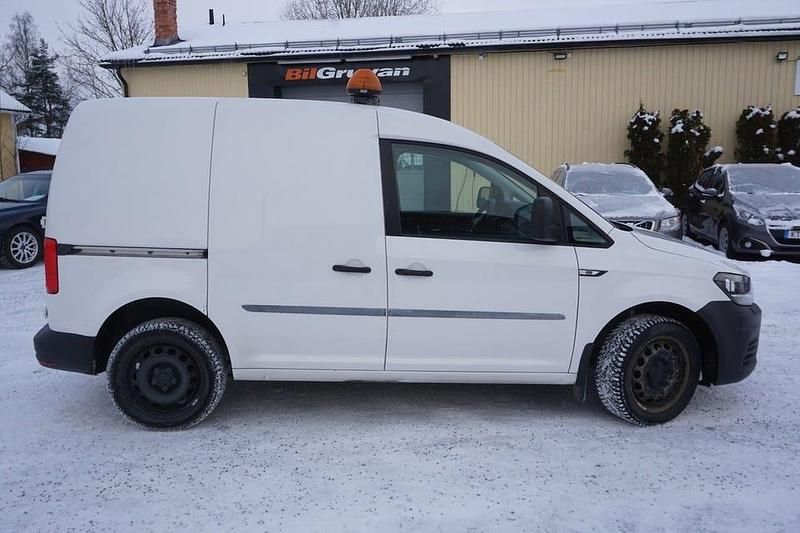 Begagnad VW Caddy 122 HK (89 kW) 2018 Vit Minibuss