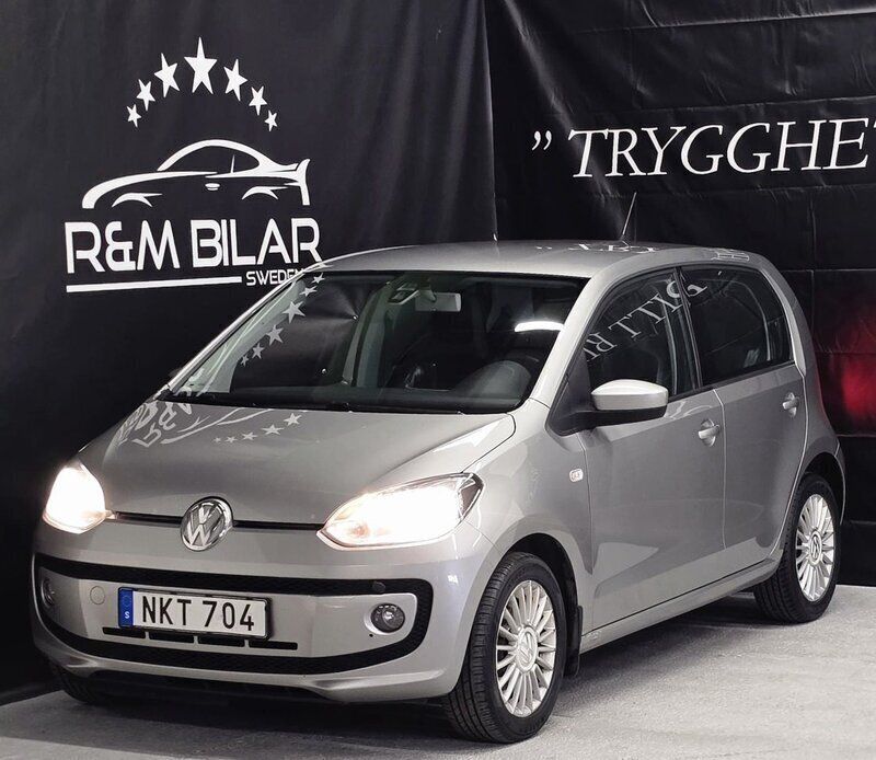 Silver Begagnad 2016 VW up! S Halvkombi | 49 800 kr (Marknadspris) - Bild 1/4