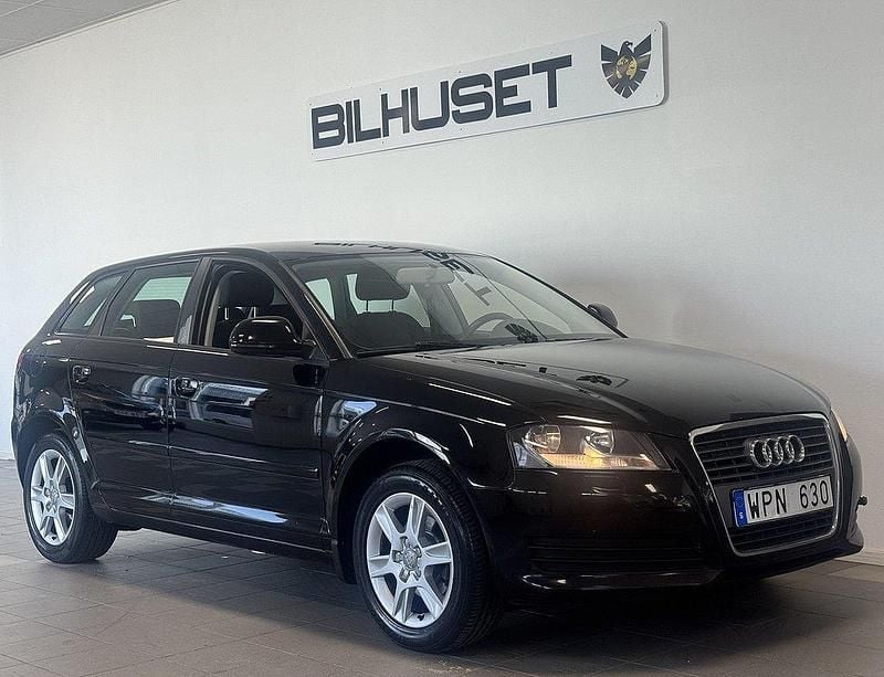 Svart Begagnad 2009 Audi A3 Sportback Attraction Halvkombi | 44 900 kr (Marknadspris) - Bild 1/4