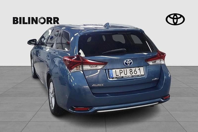Begagnad Toyota Auris Touring Sports Touch 99 HK (72 kW) 2018 Blå Kombi
