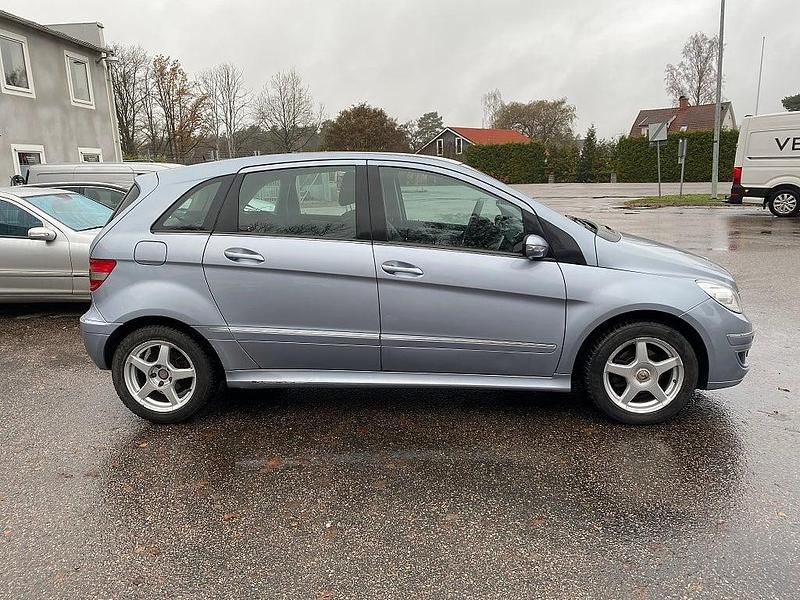Begagnad Mercedes B170 116 HK (85 kW) 2005 Blå Minibuss