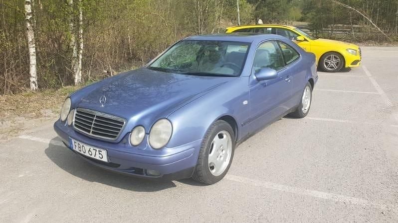Begagnad 1998 Mercedes CLK320 Elegance Sportkupé | 39 000 kr - Bild 1/4
