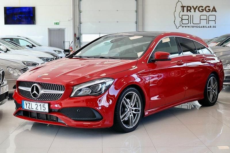 Röd Begagnad 2017 Mercedes CLA200 AMG Kombi | 219 000 kr (Marknadspris) - Bild 1/4