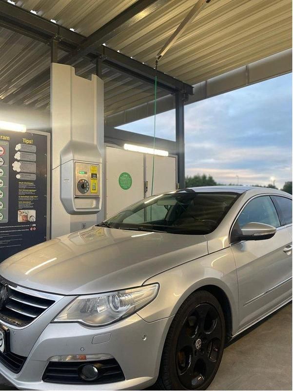 Silver Begagnad 2009 VW CC Sedan | 85 000 kr (Lite dyr) - Bild 1/4