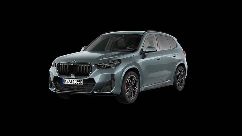 Cape york green metallic Ny 2025 BMW X1 M Sport SUV | 715 600 kr - Bild 1/4