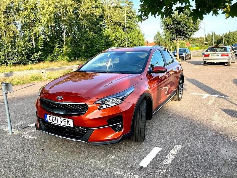 Begagnad Kia XCeed 140 HK (102 kW) 2020 Ceramiskt lackförseglad och har en väldigt djup glans SUV