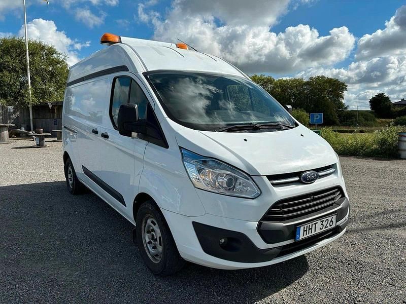 Vit Begagnad 2015 Ford Transit Van | 99 000 kr (Marknadspris) - Bild 1/4