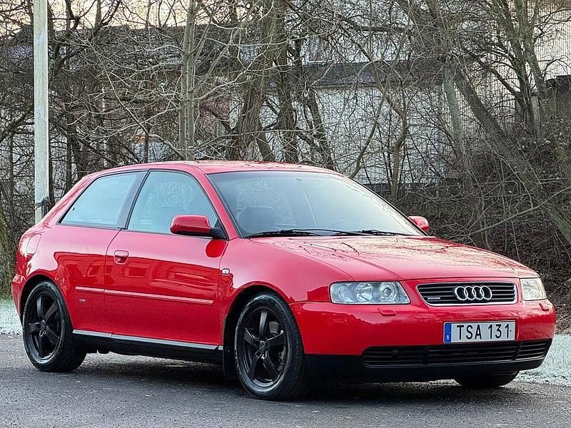 Röd Begagnad 2002 Audi A3 S-Line Halvkombi | 47 900 kr - Bild 1/4
