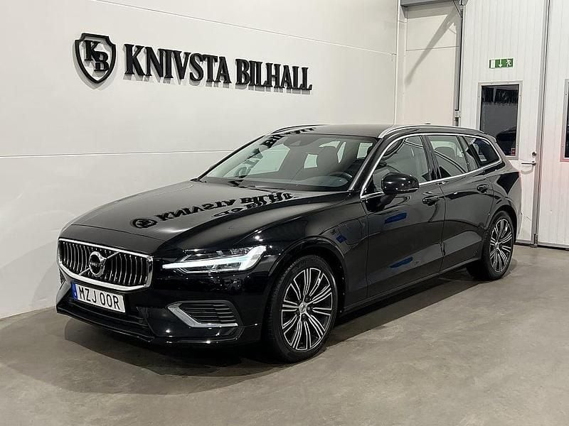 Svart Begagnad 2022 Volvo V60 Inscription Kombi | 308 900 kr (Bra pris) - Bild 1/4