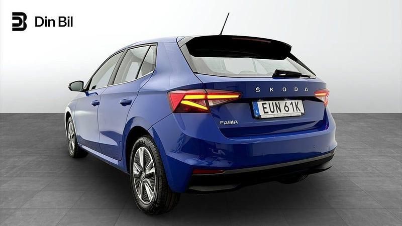 Begagnad Skoda Fabia Style 110 HK (80 kW) 2023 Blå Halvkombi