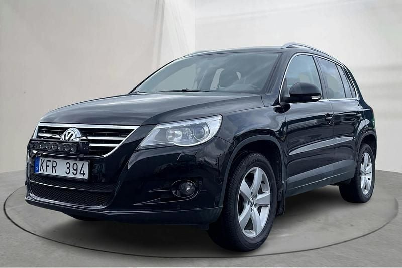 Svart Begagnad 2010 VW Tiguan SUV | 90 000 kr - Bild 1/4