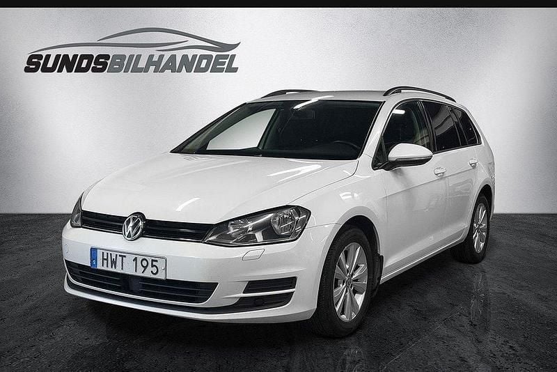 Vit Begagnad 2015 VW Golf VII Kombi | 99 900 kr (Marknadspris) - Bild 1/4