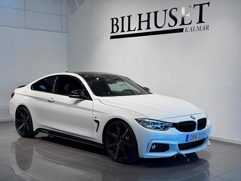 Vit Begagnad 2013 BMW 428 M Sport Sportkupé | 229 900 kr (Lite dyr) - Bild 1/4