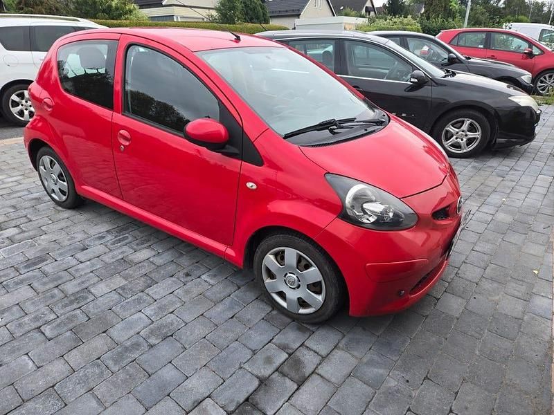Begagnad 2009 Toyota Aygo Halvkombi | 28 500 kr (Marknadspris) - Bild 1/4