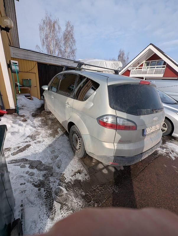 Begagnad Ford S-MAX S 145 HK (106 kW) 2010 Minibuss