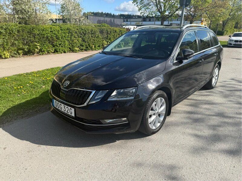 Svart Begagnad 2020 Skoda Octavia Style Kombi | 120 000 kr (Dyr) - Bild 1/4