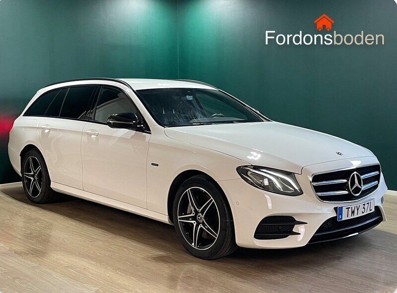 Vit Begagnad 2019 Mercedes E300 AMG Kombi | 289 500 kr (Bra pris) - Bild 1/4