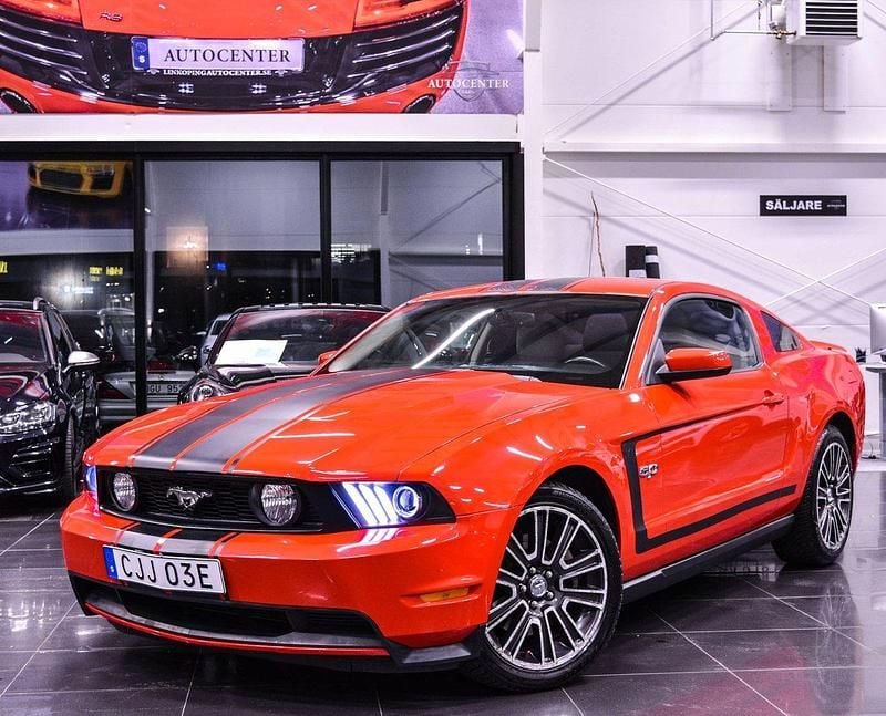 Begagnad Ford Mustang GT 418 HK (307 kW) 2011 Röd Sportkupé