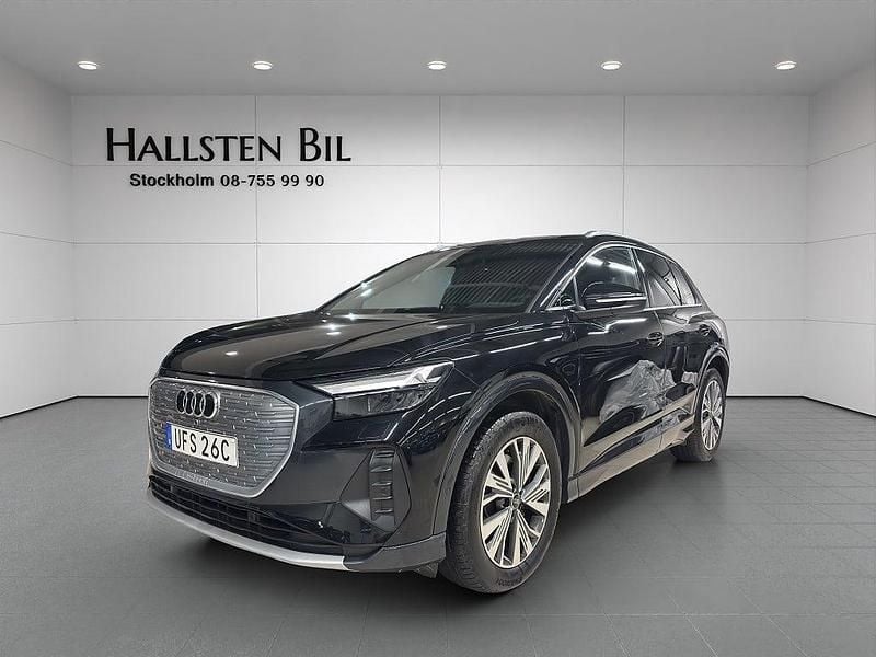 Begagnad Audi Q4 e-tron Advanced 150 kW (204 HK) 2023 Svart SUV