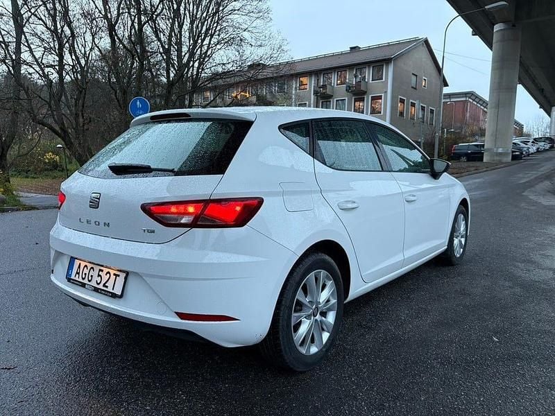 Begagnad Seat Leon ST 130 HK (95 kW) 2020 Vit Kombi