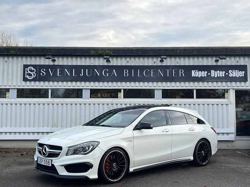 Vit Begagnad 2015 Mercedes CLA45 AMG Shooting Brake AMG Kombi | 259 900 kr (Marknadspris) - Bild 1/4