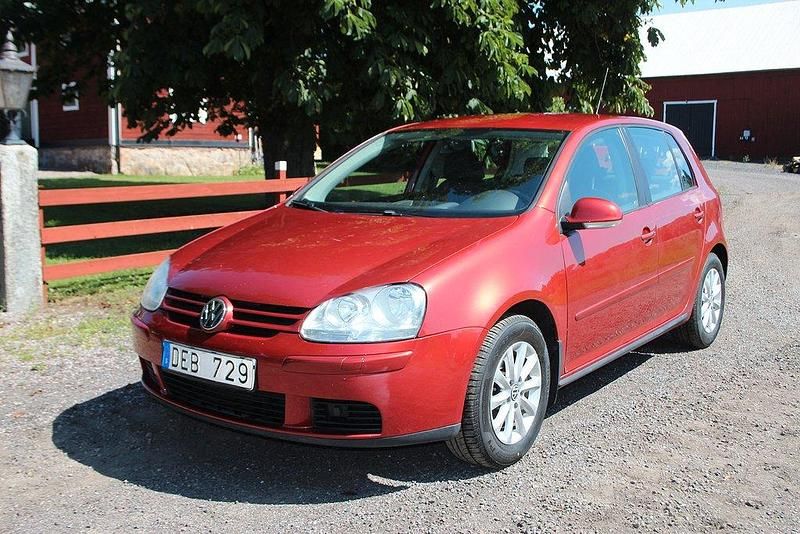 Röd Begagnad 2007 VW Golf VI Trendline Halvkombi | 44 900 kr (Marknadspris) - Bild 1/4