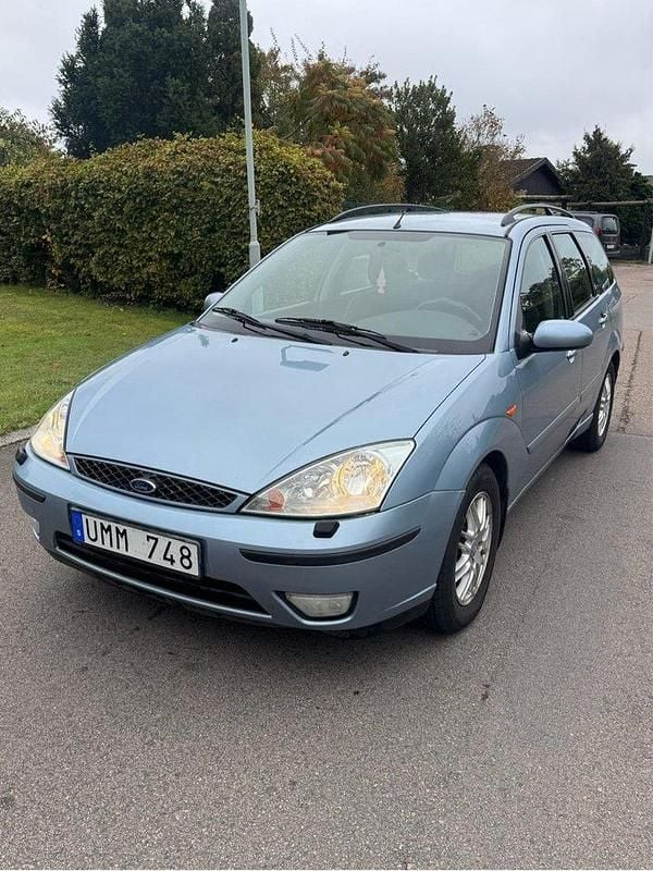 Blå Begagnad 2004 Ford Focus Kombi | 14 900 kr (Bra pris) - Bild 1/4