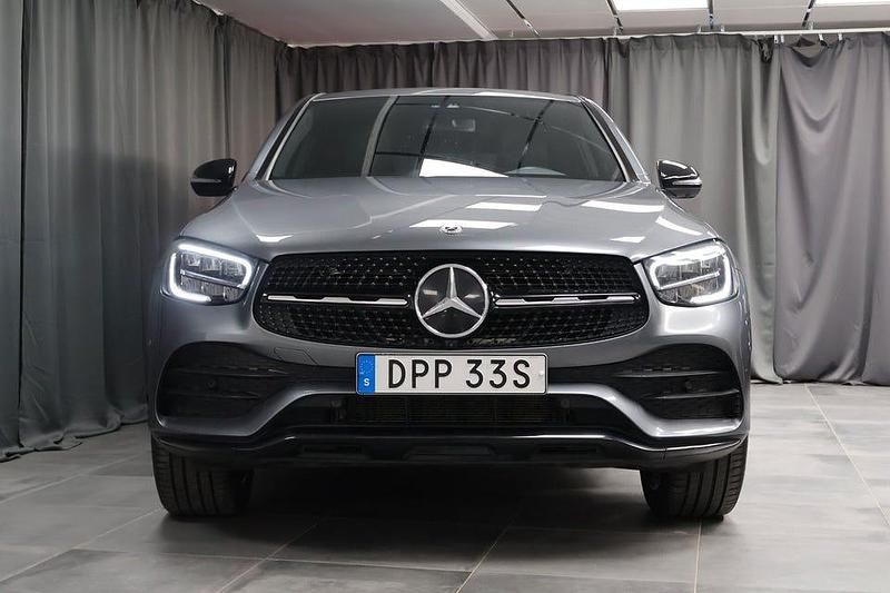 Begagnad Mercedes GLC300 AMG Line Premium Plus 320 HK (235 kW) 2023 Grå Sportkupé