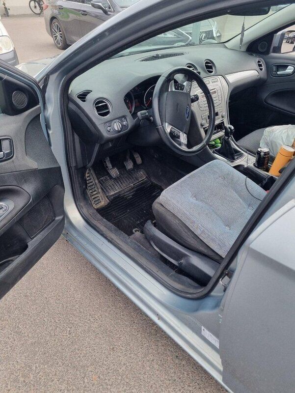 Grå Begagnad 2007 Ford Mondeo Trend Kombi | 22 000 kr (Marknadspris) - Bild 1/4