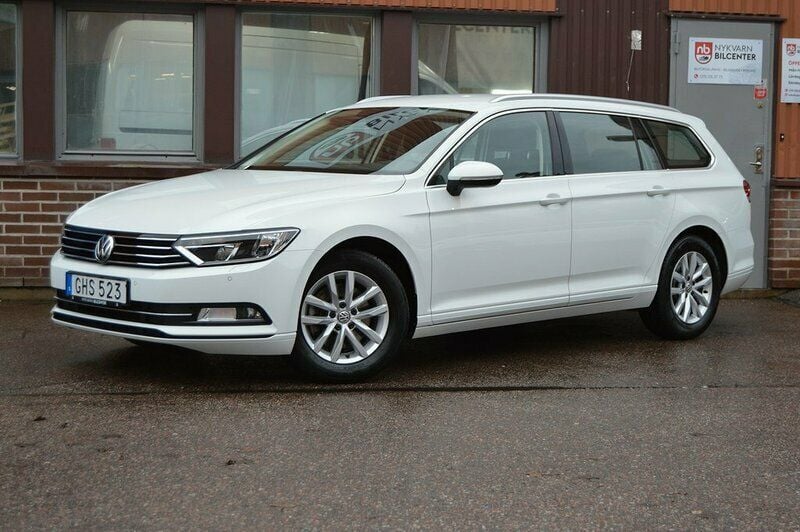 Vit Begagnad 2018 VW Passat Kombi | 219 900 kr (Bra pris) - Bild 1/4