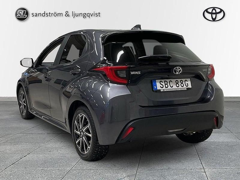 Begagnad Toyota Yaris Hybrid Active 117 HK (86 kW) 2025 Grå Halvkombi