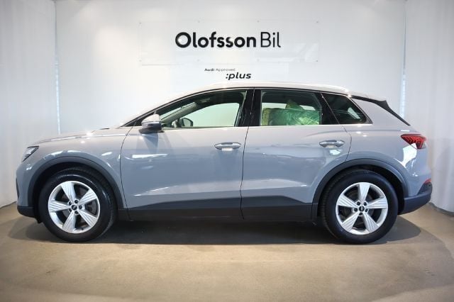 Kiselgrå Begagnad 2023 Audi Q4 e-tron Proline SUV | 434 900 kr (Marknadspris) - Bild 1/3